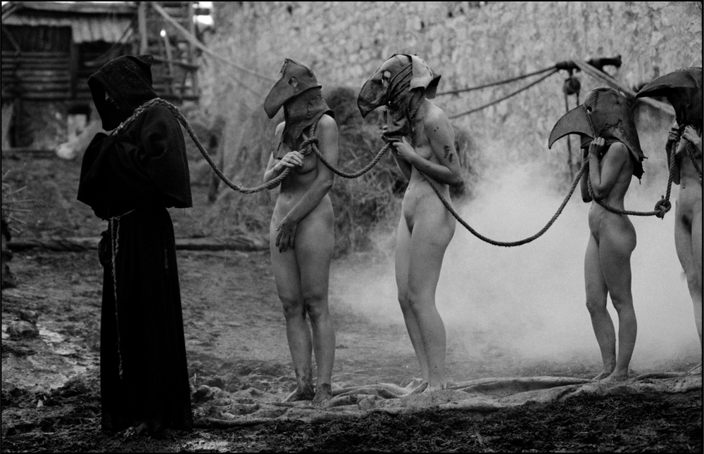 Qué difícil es ser un dios