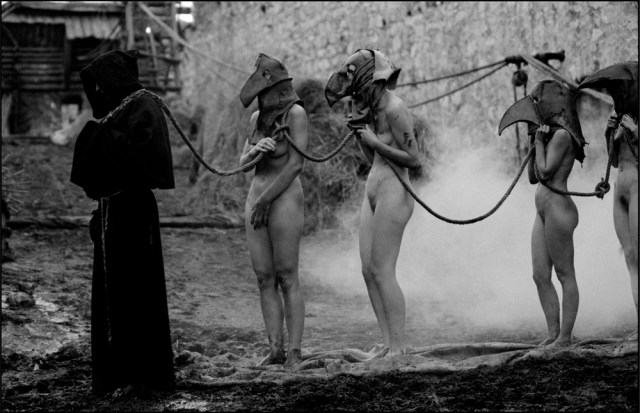 Qué difícil es ser un dios